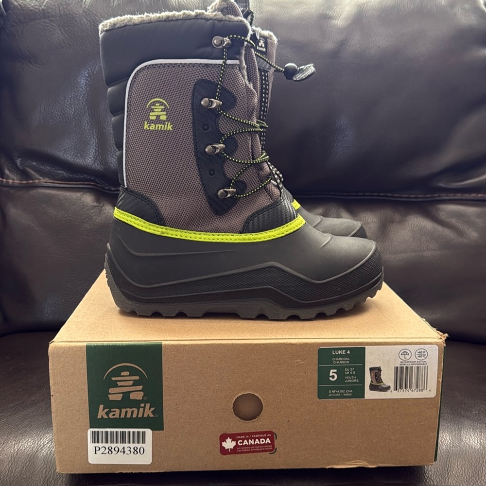 Boys Kamik Boots Size 5